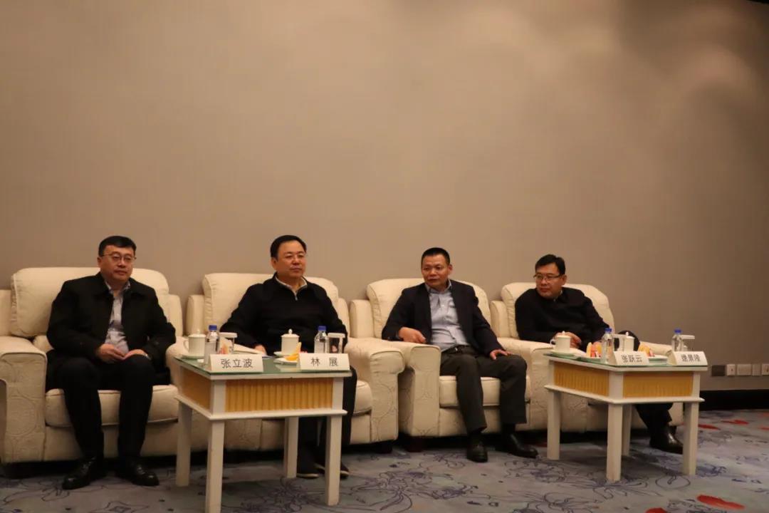 中林實業(yè)與哈爾濱市林草局、通河縣政府、建行黑龍江分行戰(zhàn)略合作協(xié)議簽約儀式在哈爾濱圓滿舉行(圖1)