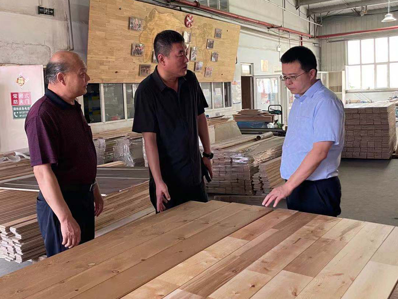 陳永廣會(huì)見通河縣政府縣長(zhǎng)高俊杰一行(圖3)